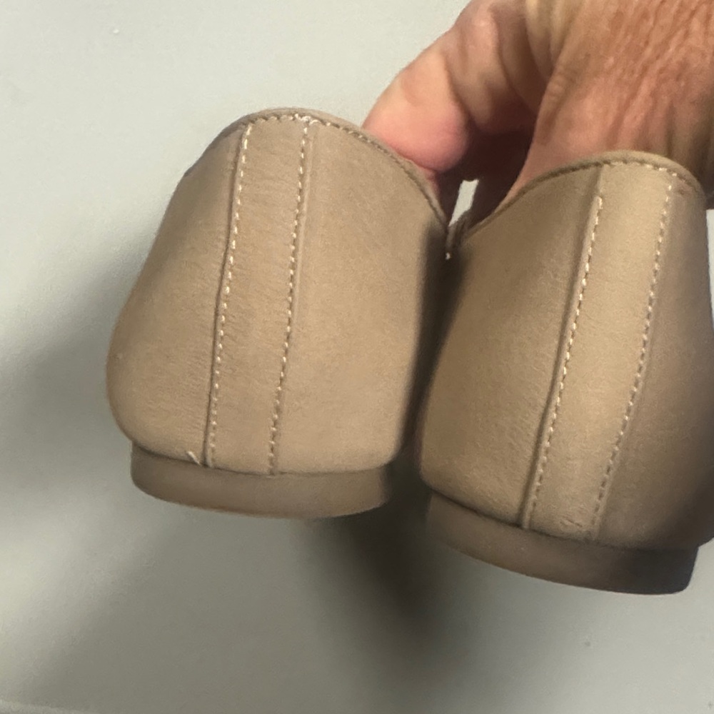 Gentle Souls Eugene Ribbon Bow by Kenneth Cole Women's light tan Loafers with - Picture 5 of 8